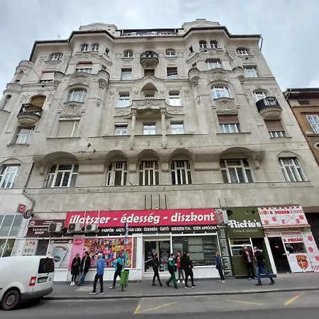 Pillow Heaven King Bb Apartman *